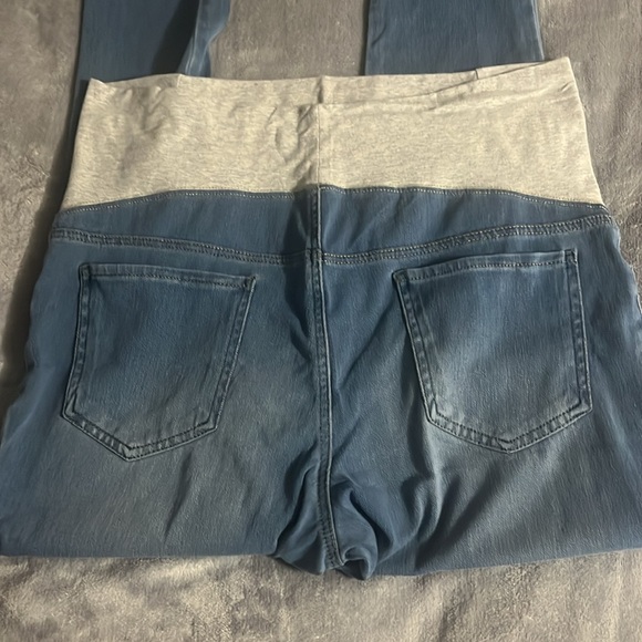 Paisley Sky Maternity Jeggings XL - Picture 3 of 4